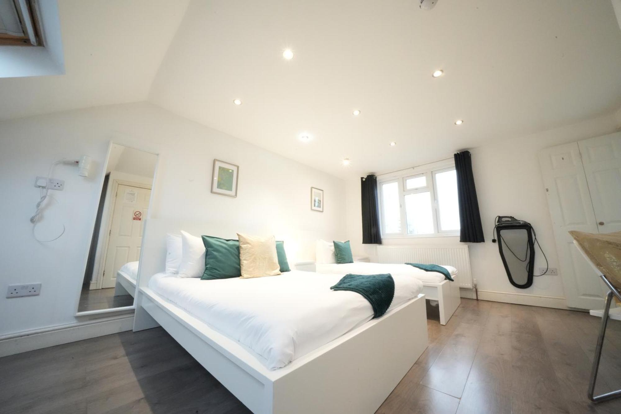 Grand Airport Ensuites Harmondsworth Esterno foto