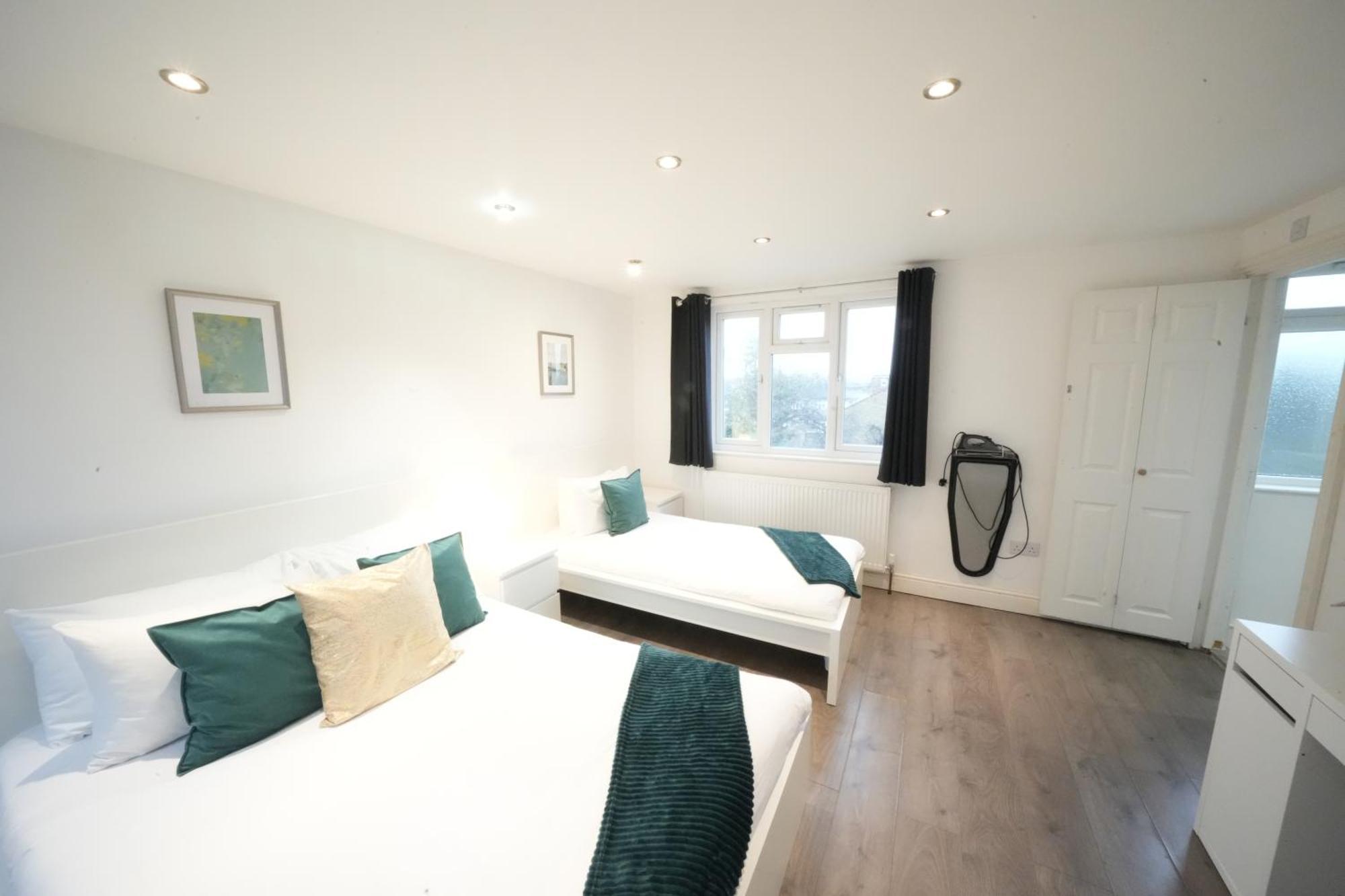 Grand Airport Ensuites Harmondsworth Esterno foto