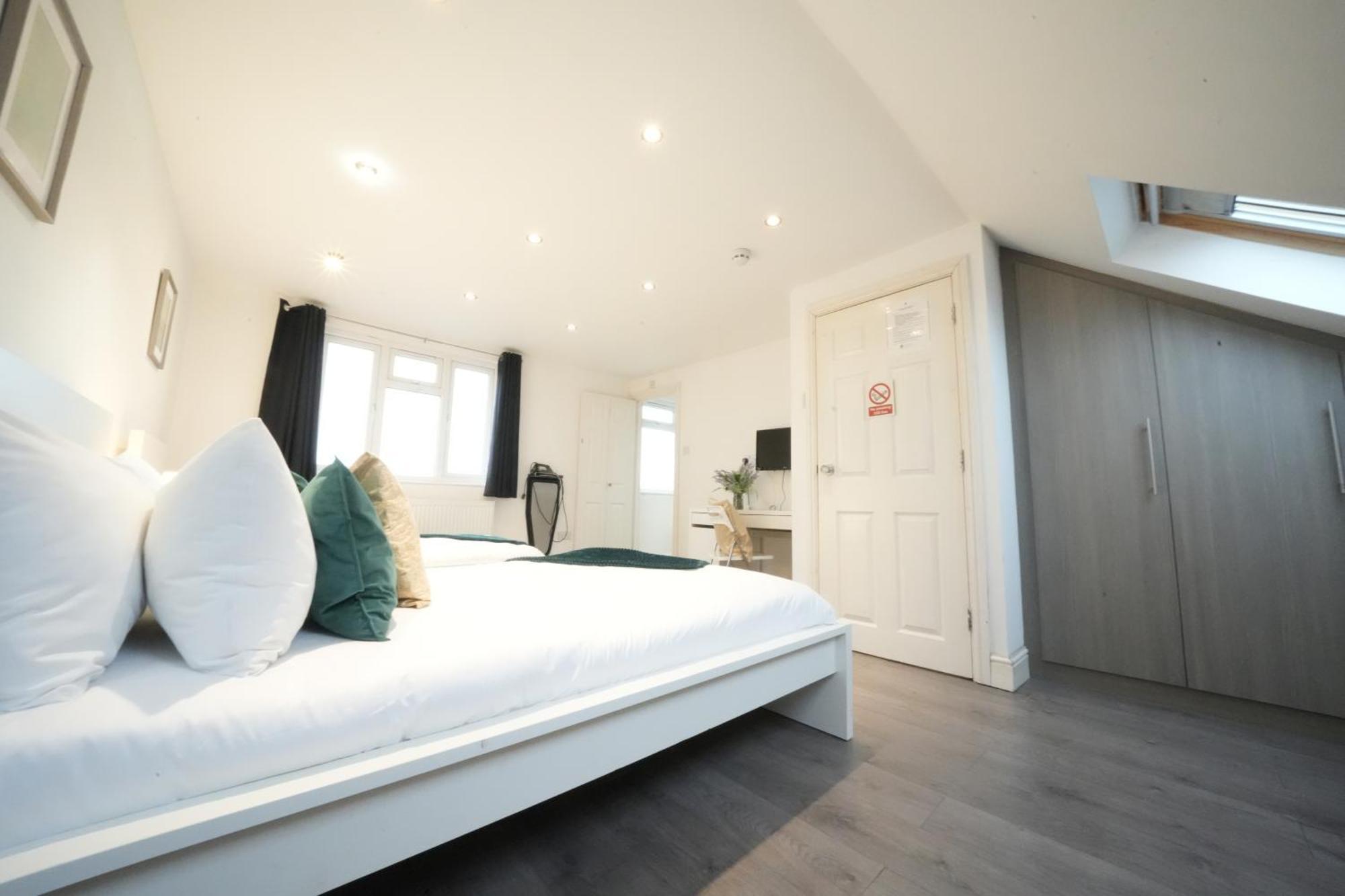 Grand Airport Ensuites Harmondsworth Esterno foto