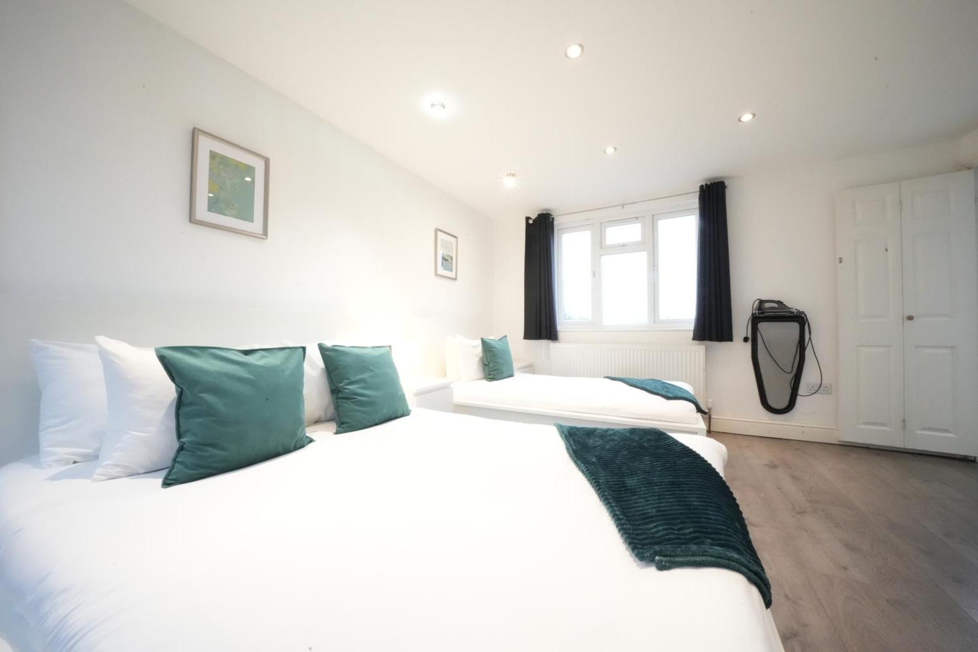 Grand Airport Ensuites Harmondsworth Esterno foto